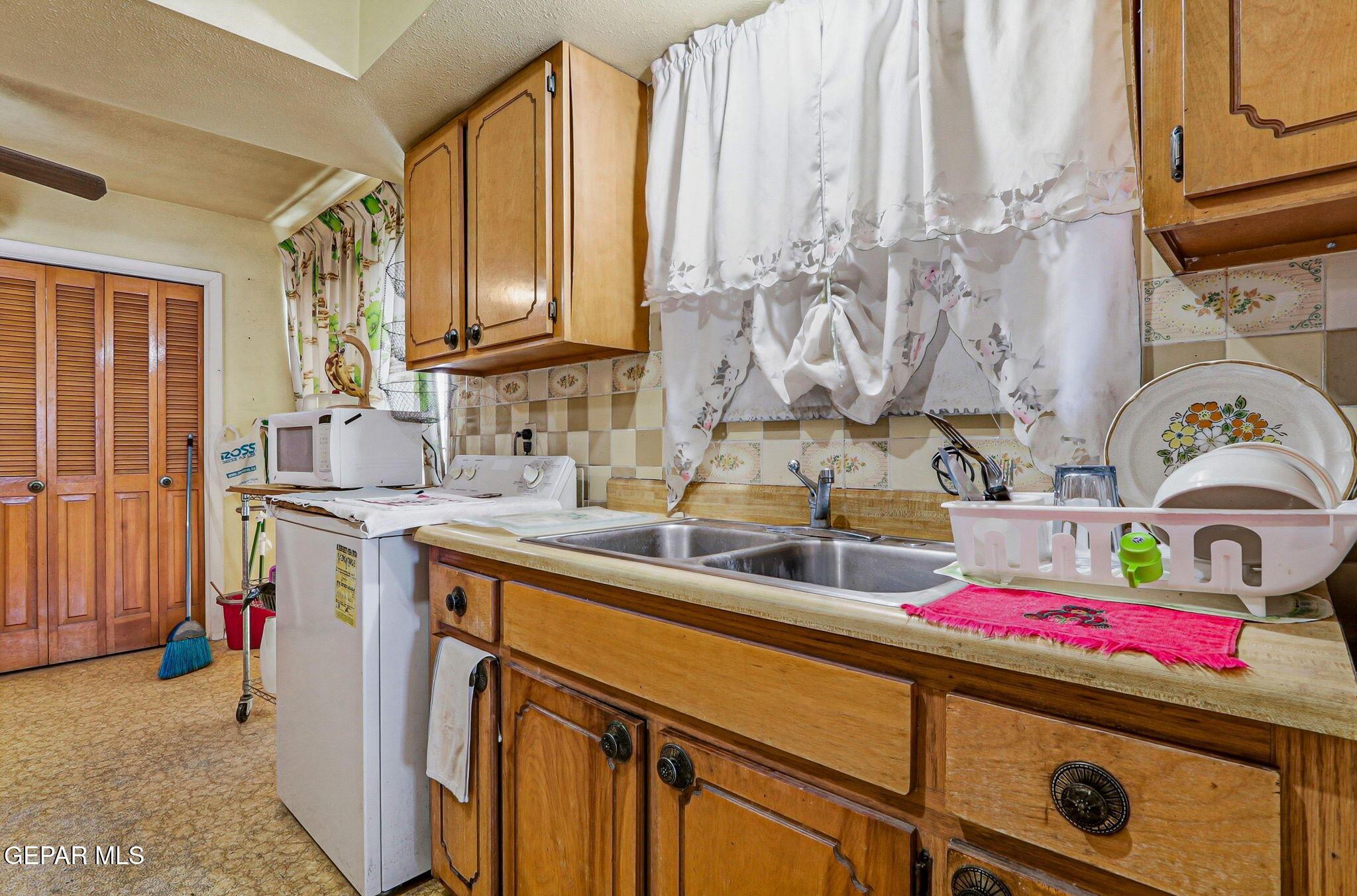 5608 Rosa Avenue El Paso, TX 79905 - Photo 11 of 43 10-web-or-mls-IMG_7023