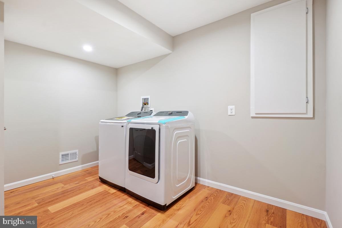1389 Kimblewick Road Potomac, MD 20854 - Photo 33 of 47 Laundry Room