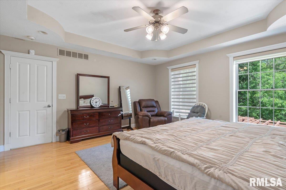 2320 Chatham Road Springfield, IL 62704 - Photo 18 of 48