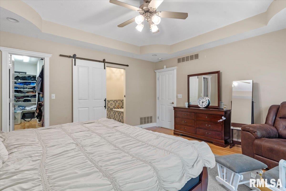 2320 Chatham Road Springfield, IL 62704 - Photo 19 of 48