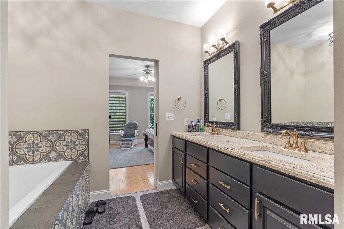 2320 Chatham Road Springfield, IL 62704 - Photo 21 of 48