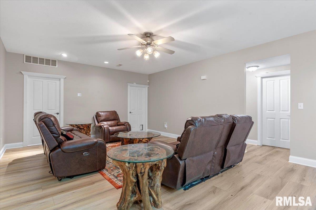 2320 Chatham Road Springfield, IL 62704 - Photo 27 of 48