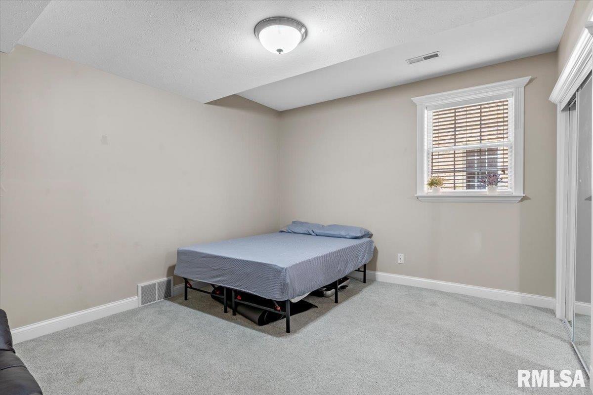 2320 Chatham Road Springfield, IL 62704 - Photo 35 of 48