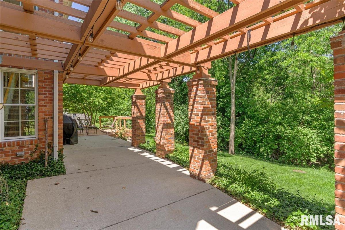2320 Chatham Road Springfield, IL 62704 - Photo 43 of 48
