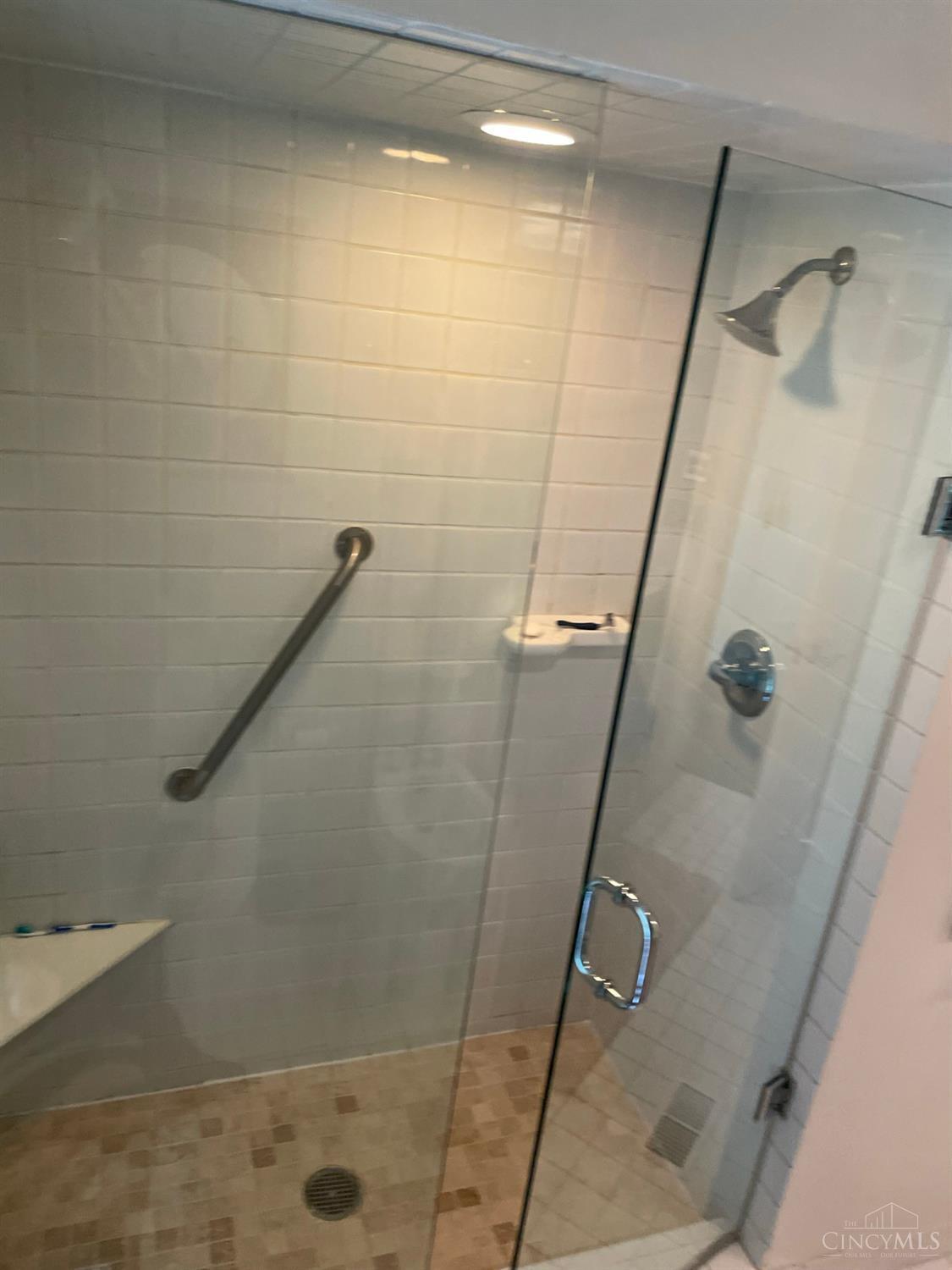 5450 Hobbit Road Cincinnati, OH 45243 - Photo 34 of 49 Gallery Image 34