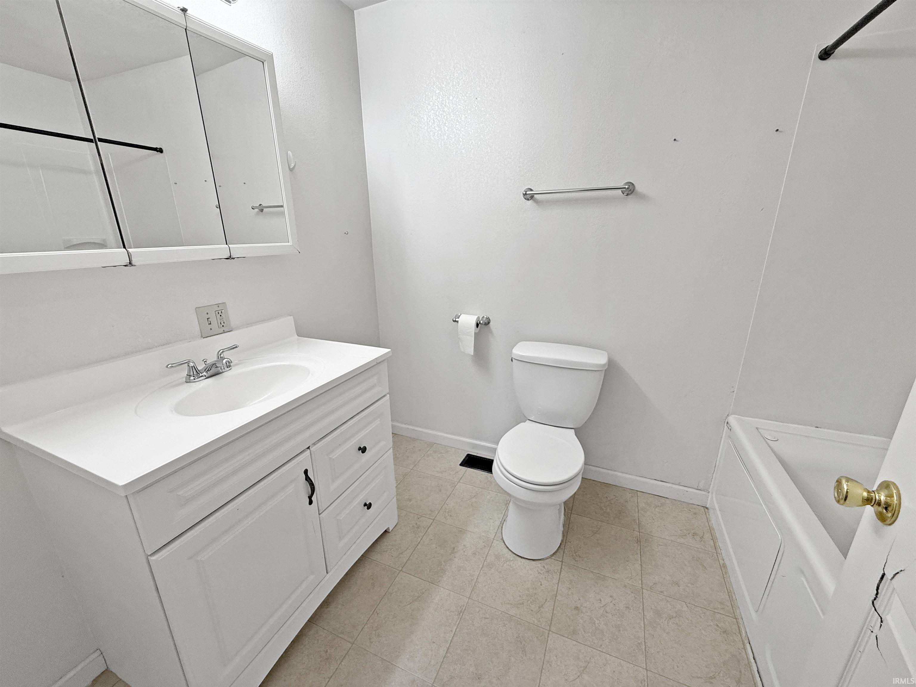 2330 West Division Road Jasper, IN 47546 - Photo 8 of 15 Gallery Image 8