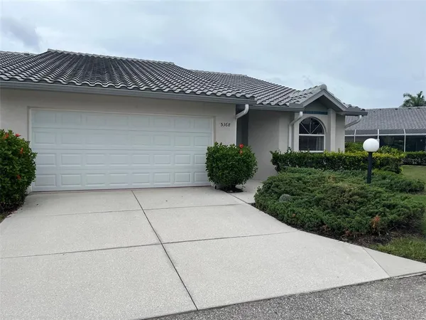 $324,900 | 5368 Kelly Drive, Unit 17, Sarasota, FL 34233