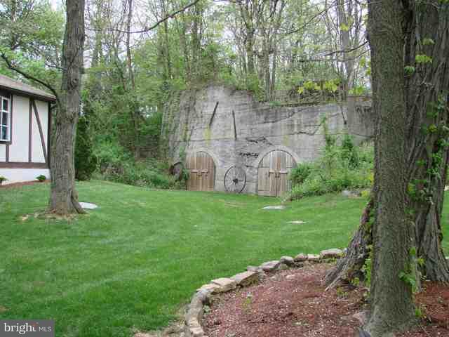 822 Lisburn Road Carlisle, PA 17015 - Photo 4 of 12 Gallery Image 4