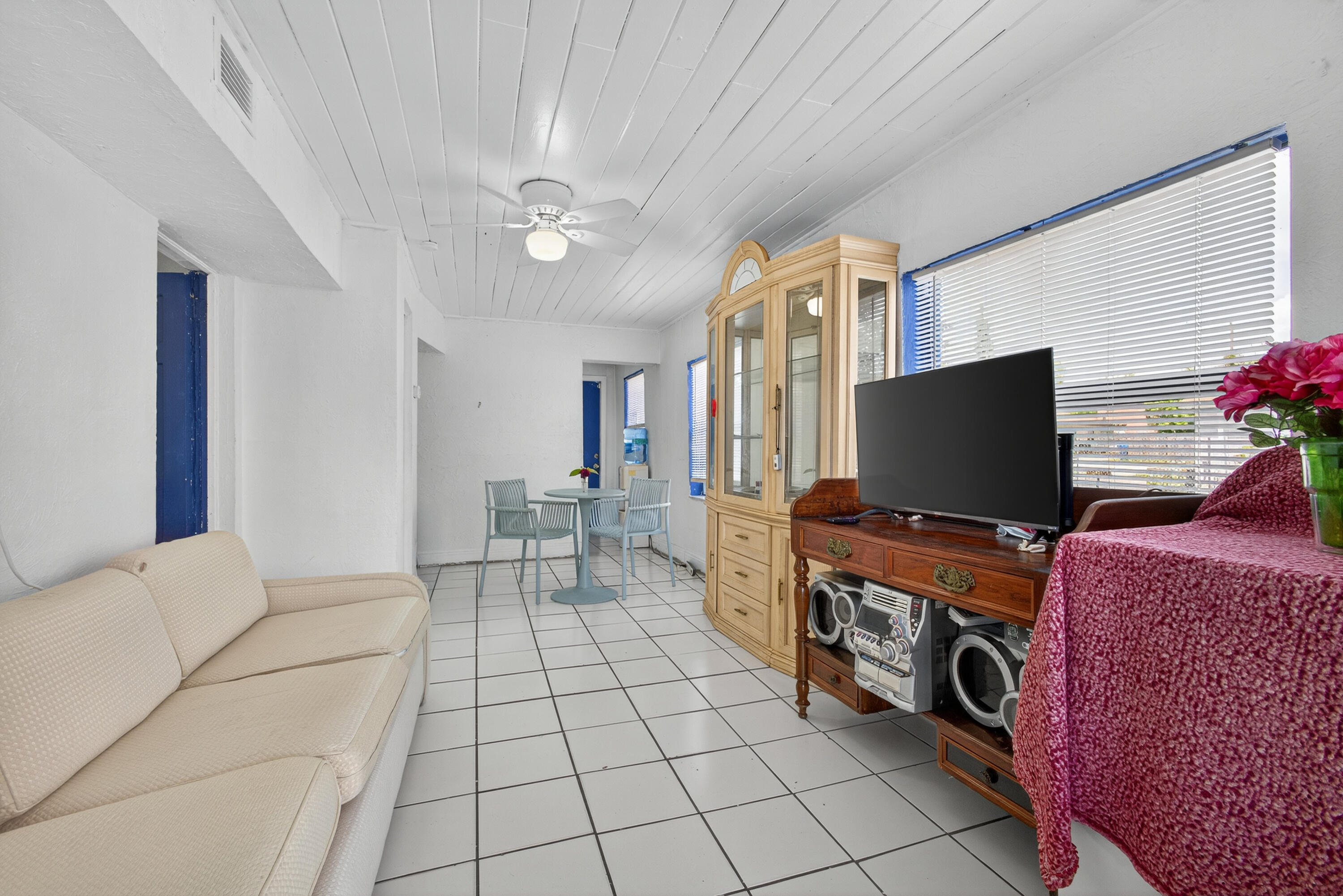 1181 West 32nd Street Riviera Beach, FL 33404 - Photo 4 of 10 Living Room