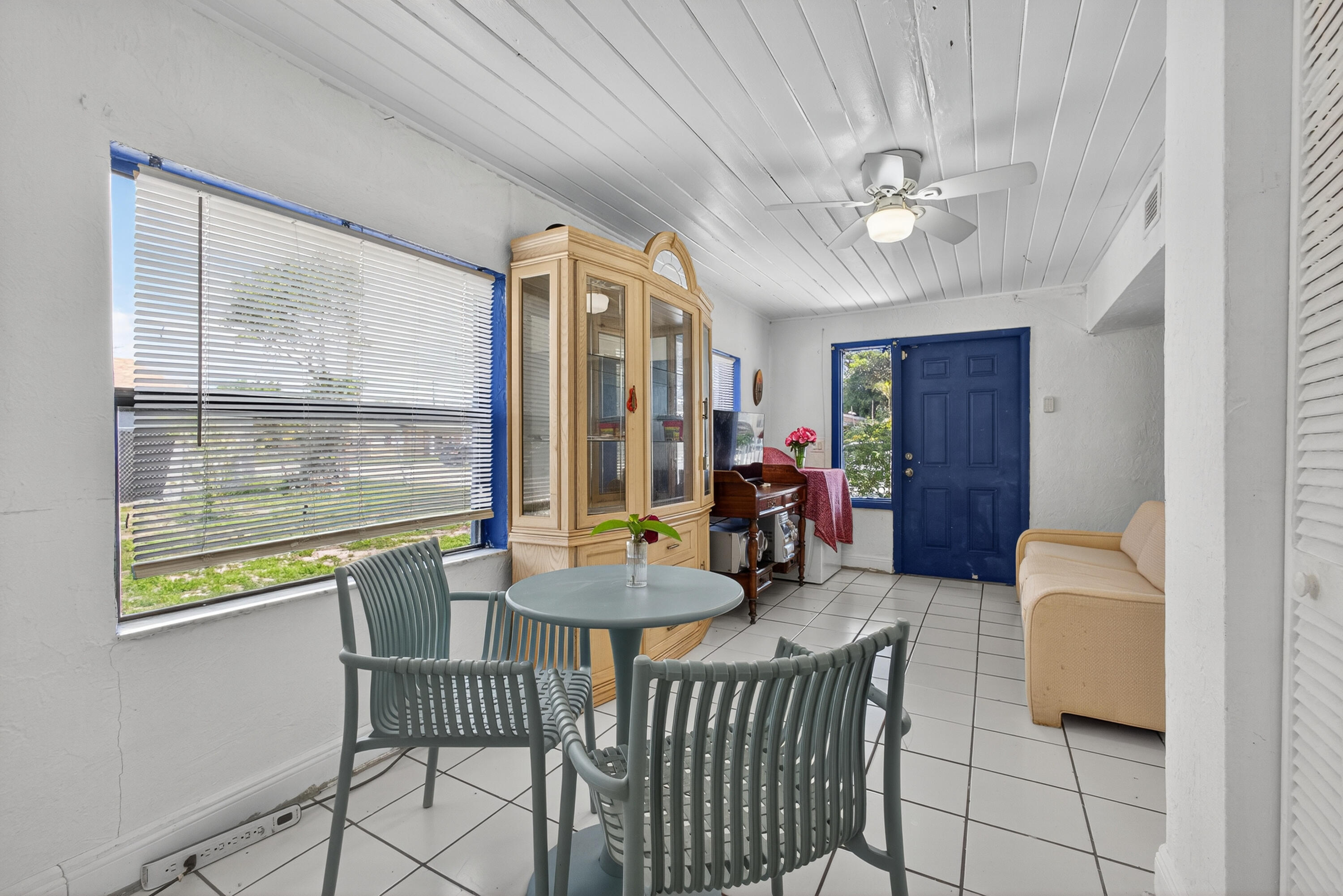 1181 West 32nd Street Riviera Beach, FL 33404 - Photo 7 of 10 Dining 2