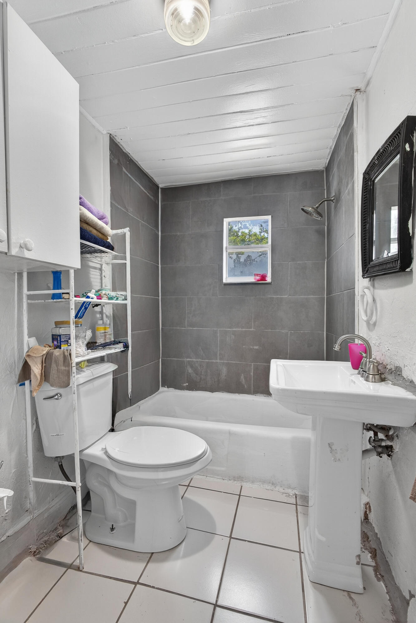 1181 West 32nd Street Riviera Beach, FL 33404 - Photo 10 of 10 Bathroom