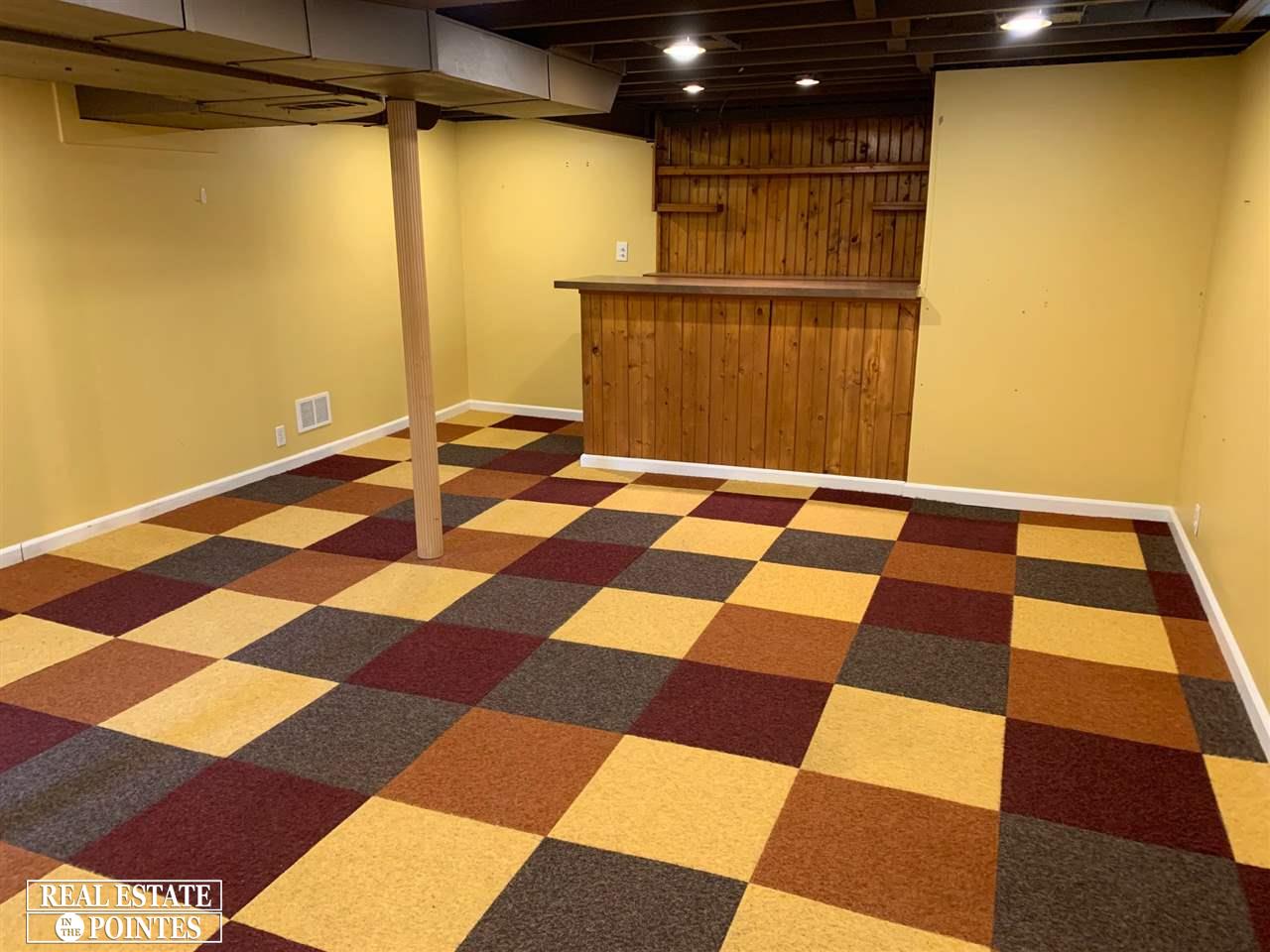 2065 Hampton Road Grosse Pointe Woods, MI 48236 - Photo 12 of 12