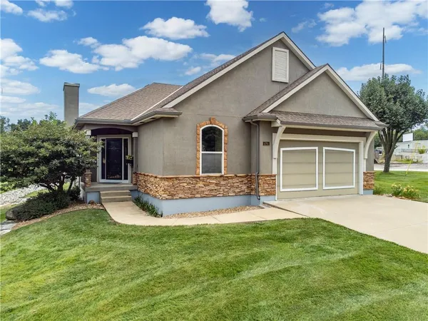 $440,000 | 4701 Southwest Indigo Hills Drive, Blue Springs, MO 64015