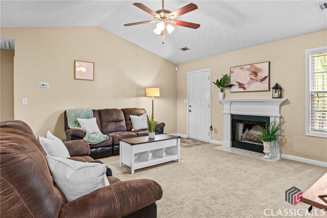 1402 Raymonds Road Monroe, GA 30656 - Photo 8 of 45