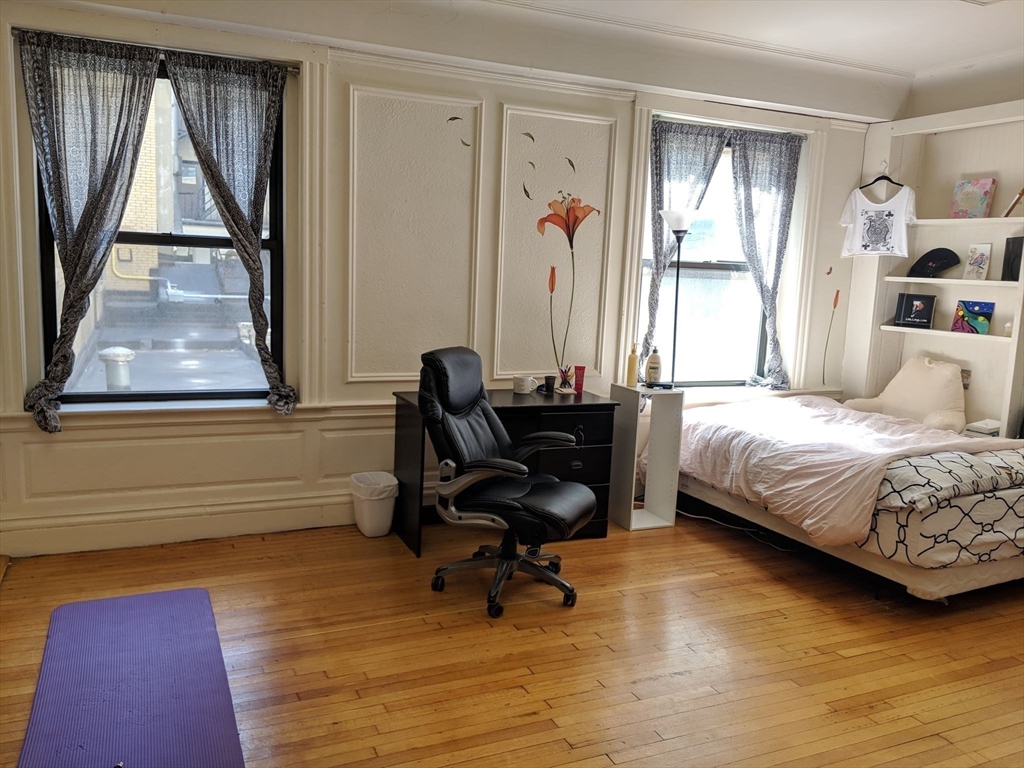 464 Commonwealth Avenue, Unit R21 Boston, MA 02215 - Photo 3 of 12 Gallery Image 3