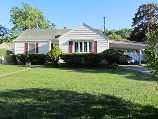 15 Kenway Drive Springfield, MA 01104 - Photo 1 of 30 Gallery Image 1