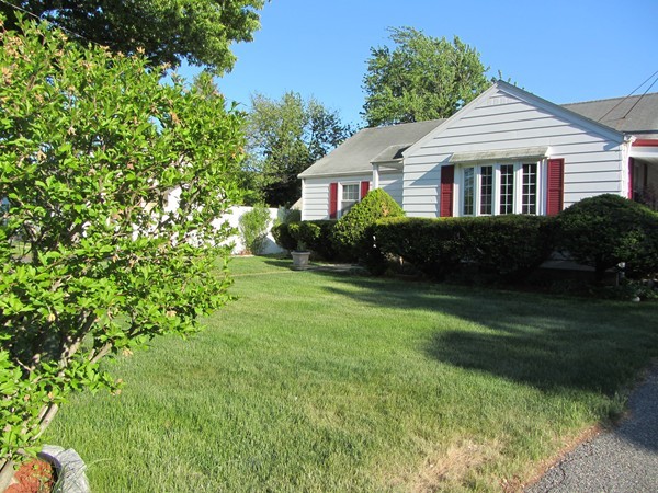 15 Kenway Drive Springfield, MA 01104 - Photo 4 of 30 Gallery Image 4