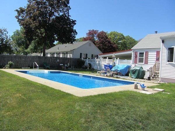 15 Kenway Drive Springfield, MA 01104 - Photo 9 of 30 Gallery Image 9