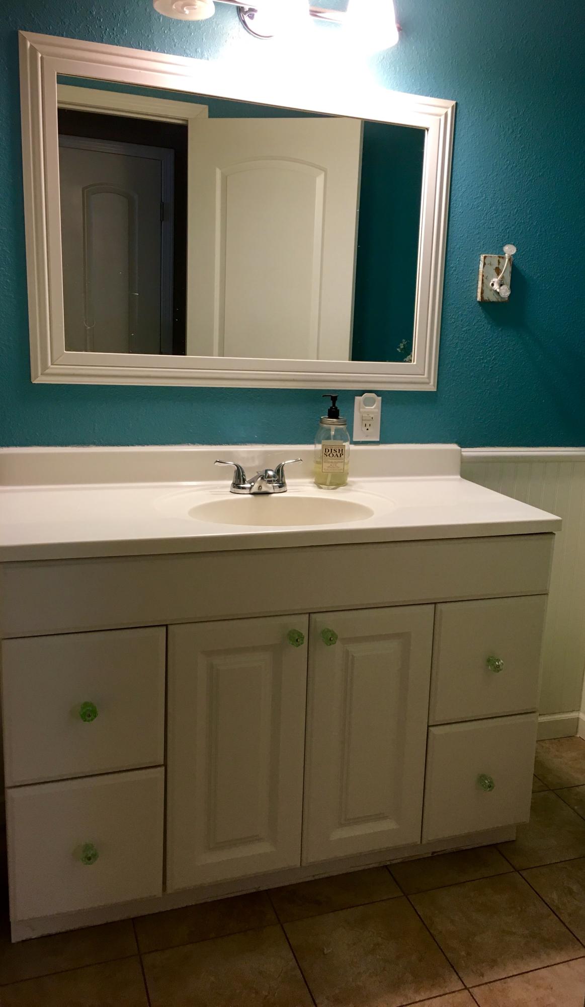 17215 Bowman Road Cottonwood, CA 96022 - Photo 11 of 30 guest bath