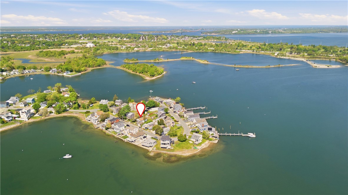 272 Riverside Street Portsmouth, RI 02871 - Photo 4 of 44