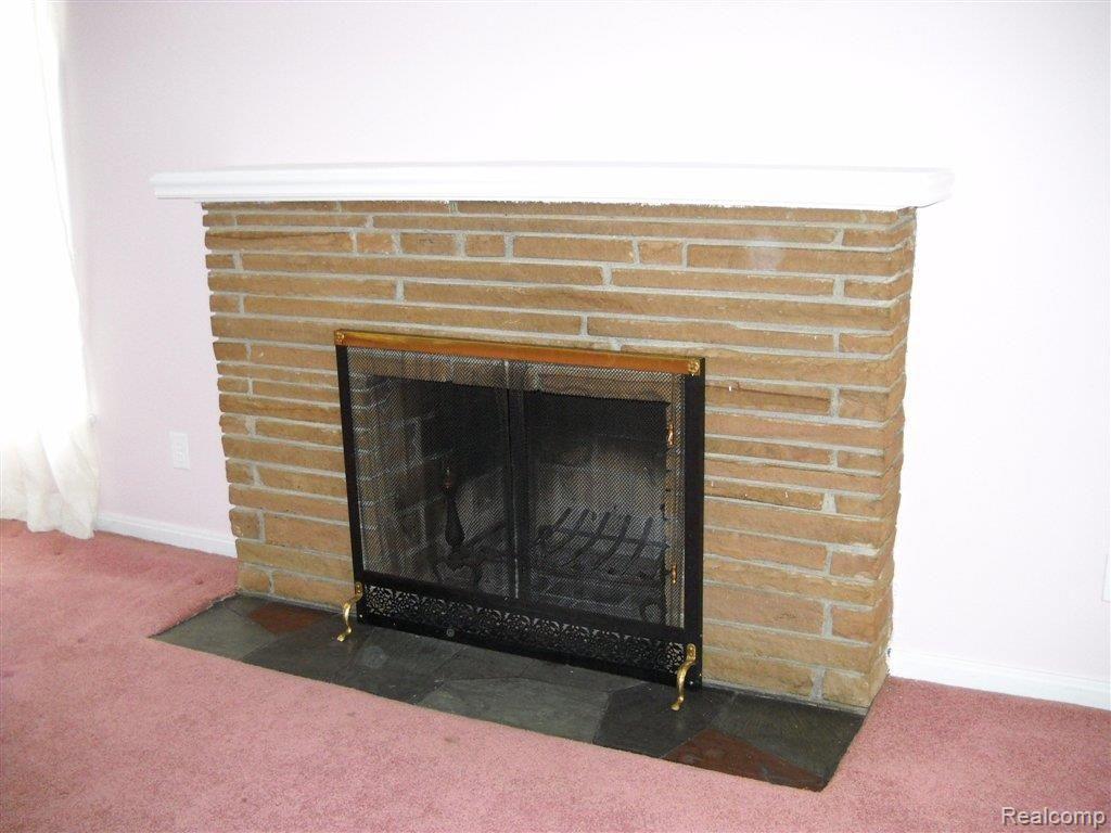 733 Middlesex Road Grosse Pointe, MI 48230 - Photo 7 of 19 103.JPG