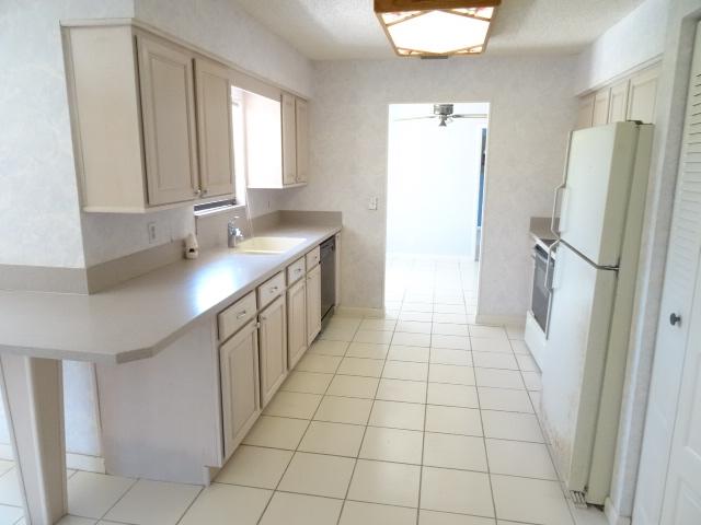 12670 170th Road North Jupiter, FL 33478 - Photo 5 of 13 Kitchen