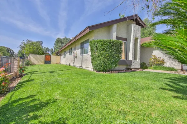 $980,000 | 23104 Poplar Glen Circle, Valencia, CA 91354