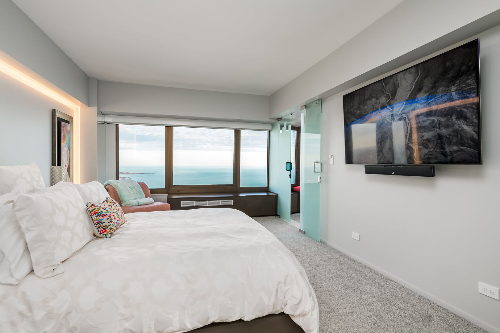 175 East Delaware Place, Unit 7603 Chicago, IL 60611 - Photo 17 of 31