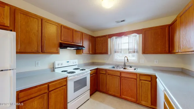 $1,550 | 504 Sumrell Way, Hubert, NC 28539