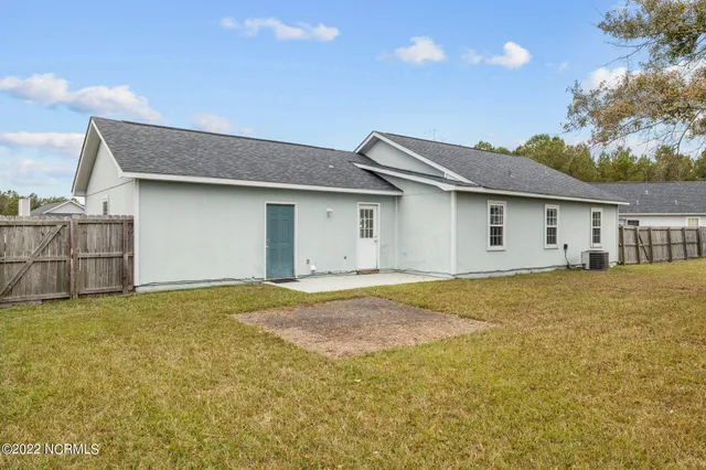 $1,550 | 504 Sumrell Way, Hubert, NC 28539