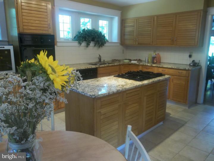 517 South Providence Road Wallingford, PA 19086 - Photo 10 of 25