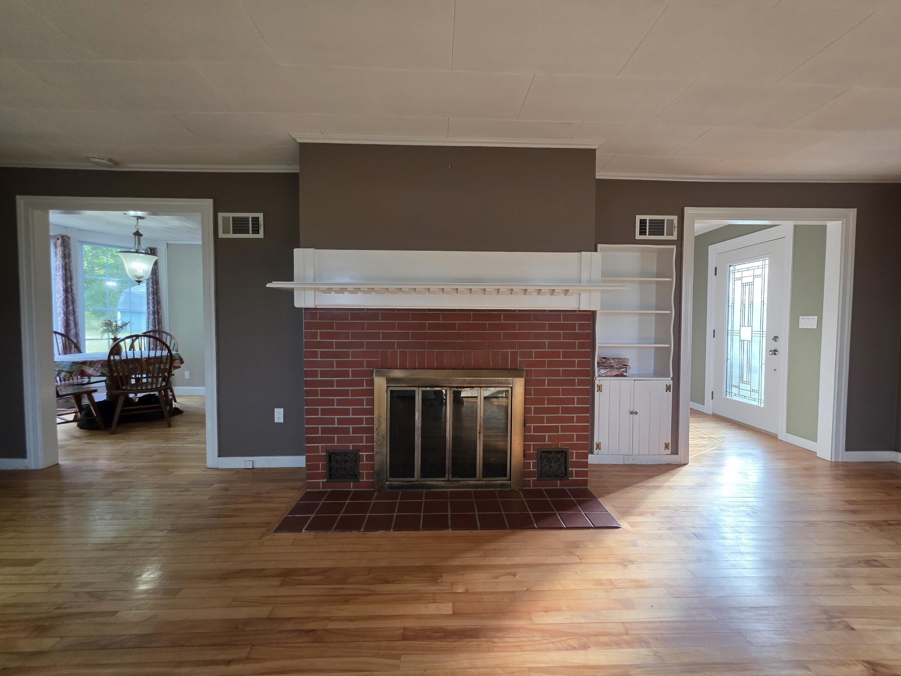 357 Main Street Lincoln, ME 04457 - Photo 18 of 54 20250824_172213