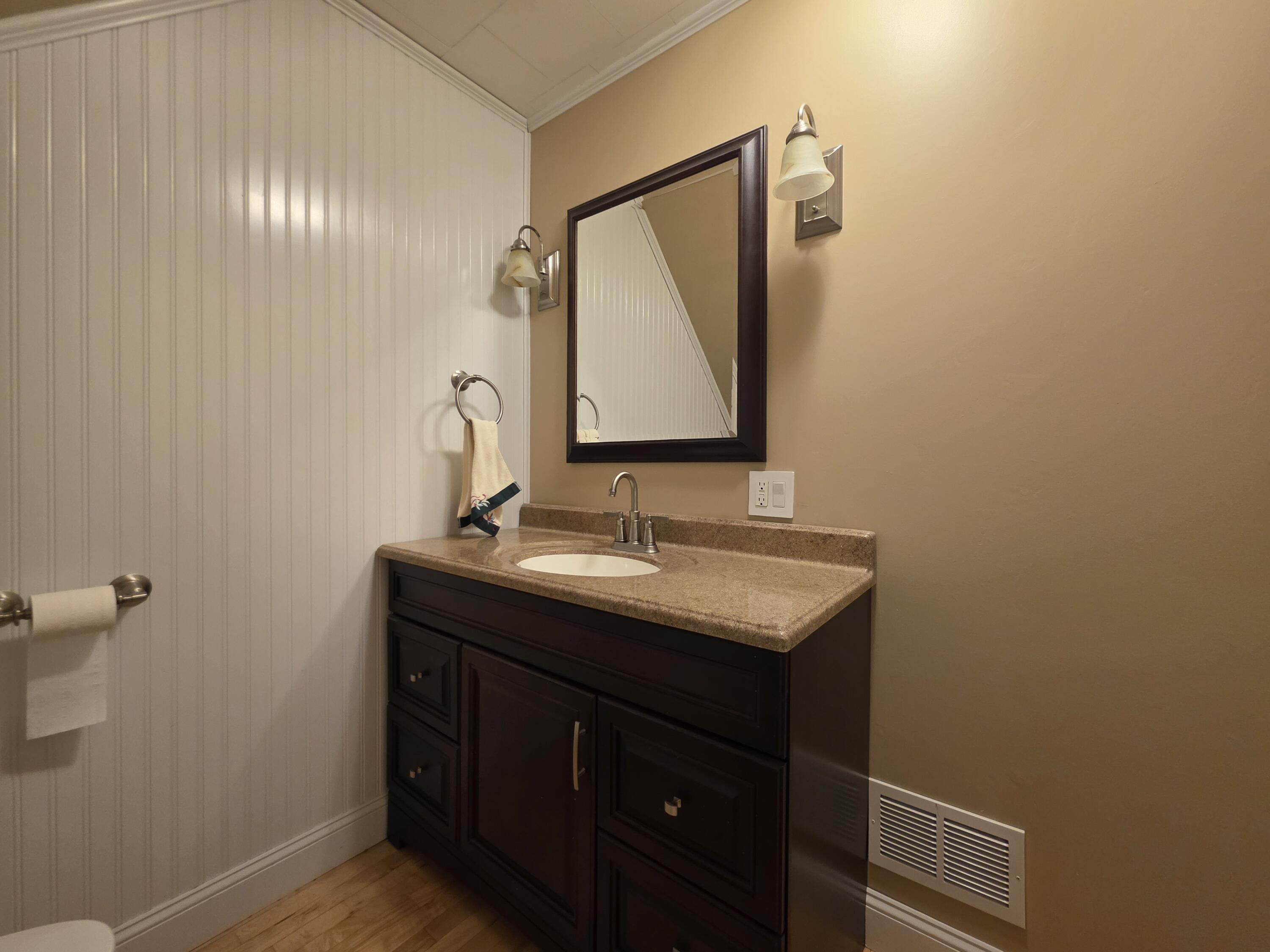 357 Main Street Lincoln, ME 04457 - Photo 32 of 54 20250824_171324