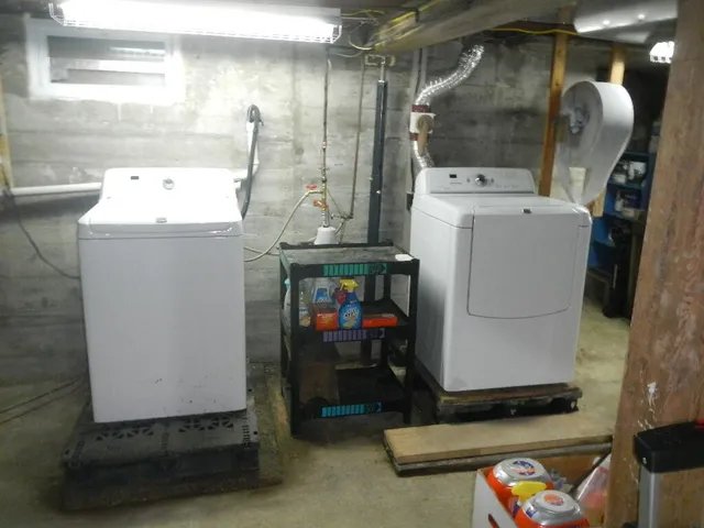 $285,000 | 357 Main Street, Lincoln, ME 04457