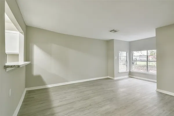 $1,775 | 500 Farrer Street, Angleton, TX 77515