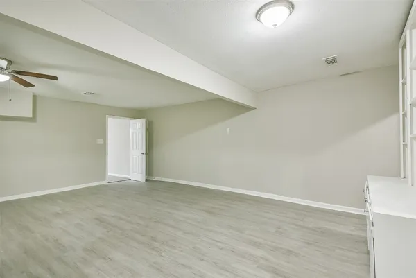 $1,775 | 500 Farrer Street, Angleton, TX 77515