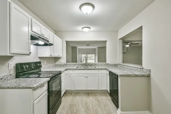 $1,775 | 500 Farrer Street, Angleton, TX 77515