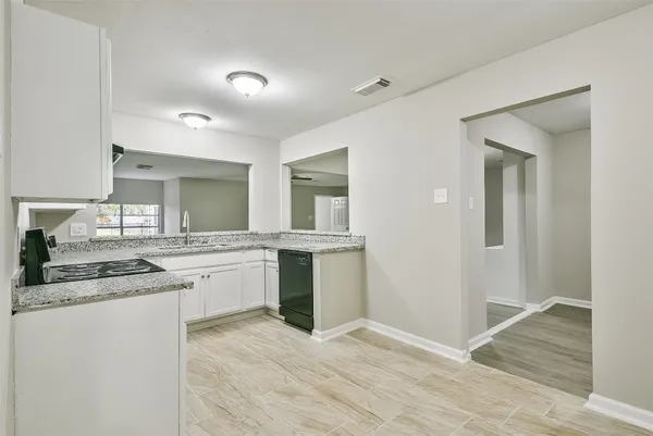 $1,775 | 500 Farrer Street, Angleton, TX 77515