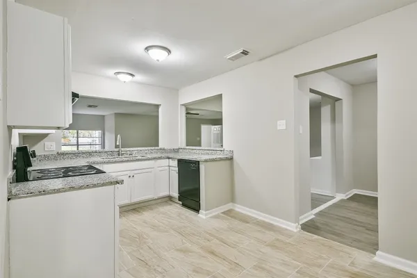 $1,775 | 500 Farrer Street, Angleton, TX 77515