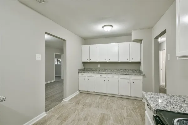 $1,775 | 500 Farrer Street, Angleton, TX 77515