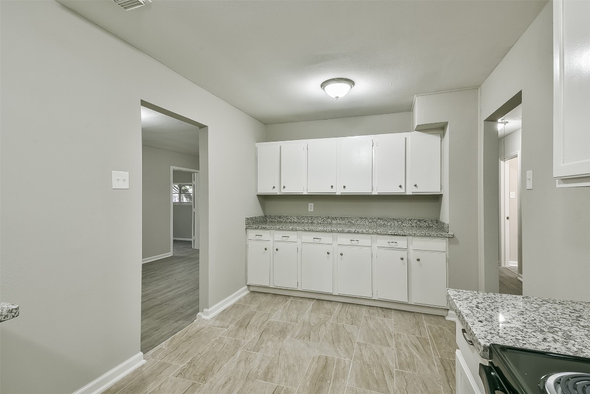 500 Farrer Street Angleton, TX 77515 - Photo 18 of 40