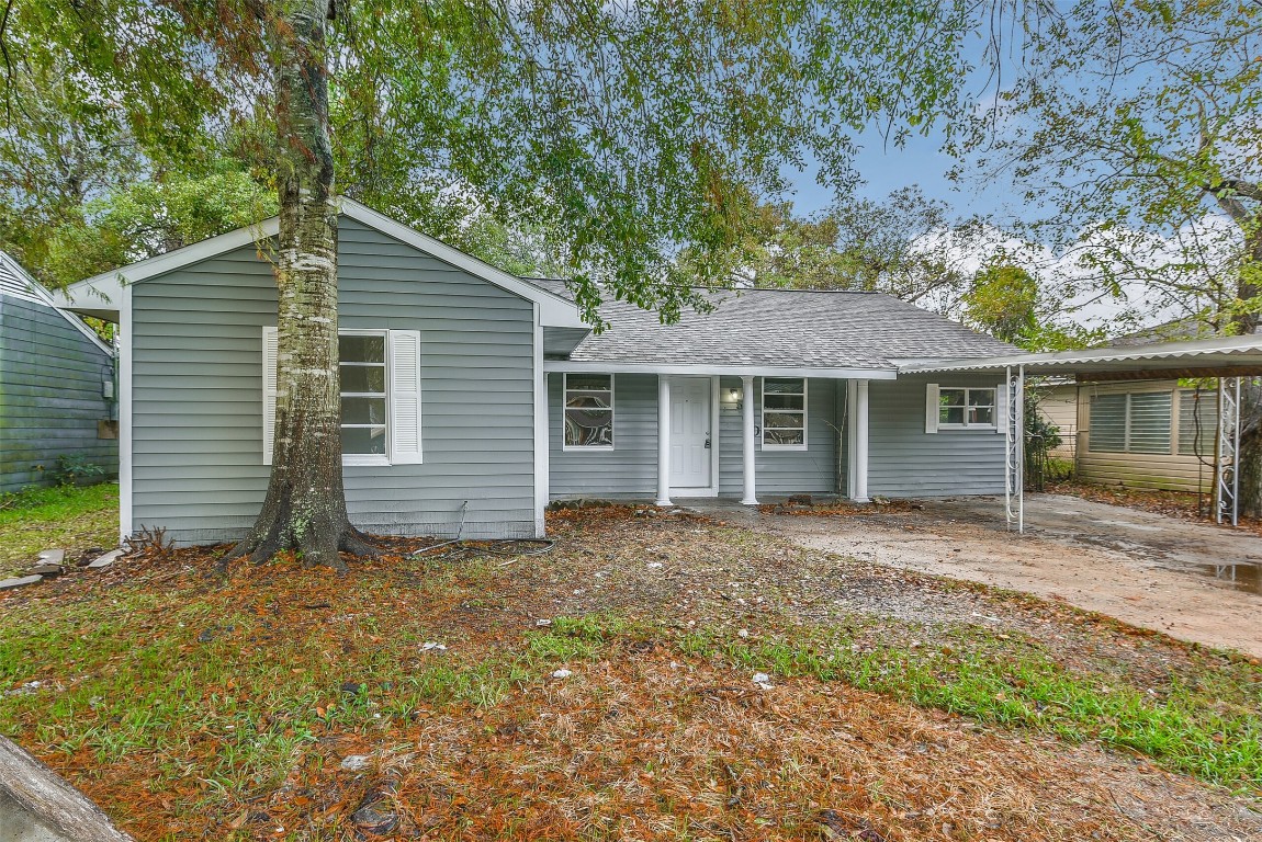 500 Farrer Street Angleton, TX 77515 - Photo 2 of 40