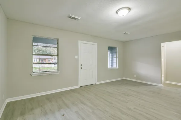 $1,775 | 500 Farrer Street, Angleton, TX 77515