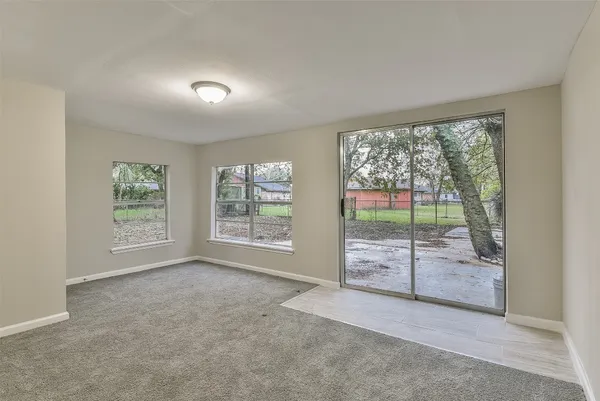 $1,775 | 500 Farrer Street, Angleton, TX 77515