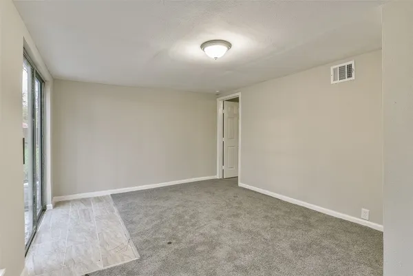 $1,775 | 500 Farrer Street, Angleton, TX 77515