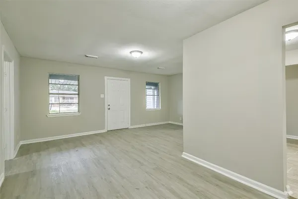 $1,775 | 500 Farrer Street, Angleton, TX 77515