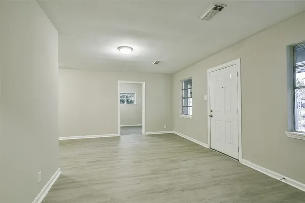 $1,775 | 500 Farrer Street, Angleton, TX 77515