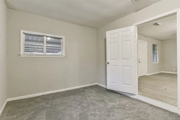 $1,775 | 500 Farrer Street, Angleton, TX 77515