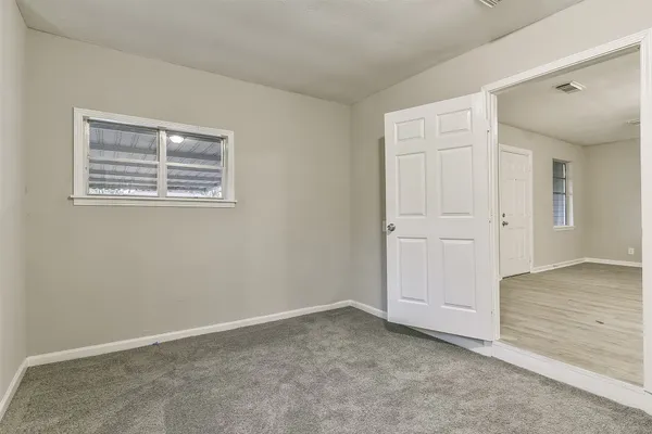 $1,775 | 500 Farrer Street, Angleton, TX 77515