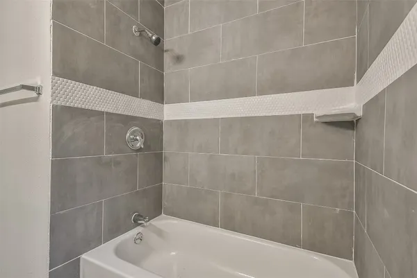 $1,775 | 500 Farrer Street, Angleton, TX 77515